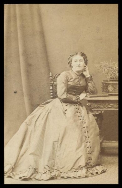 London Stereoscopic and Photographic Company, Guy Little Theatrical Photograph