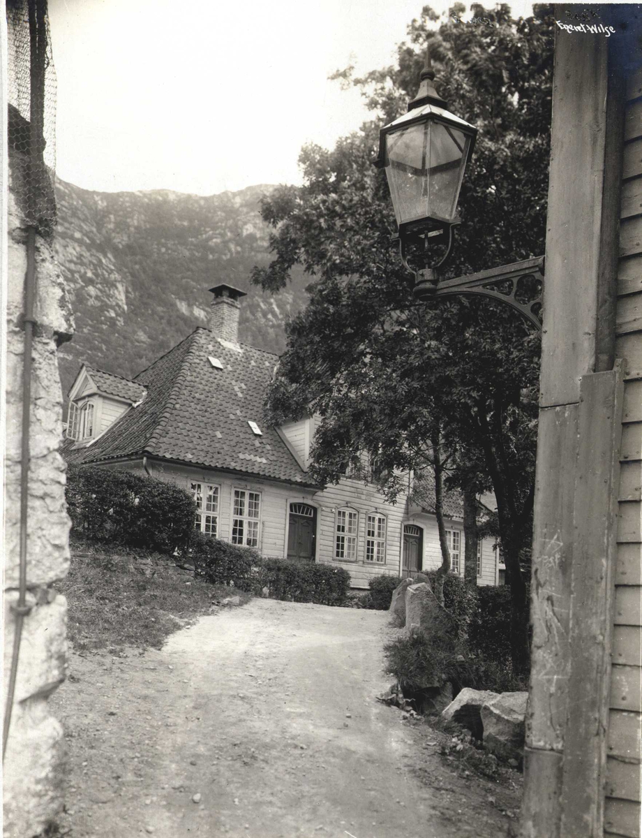 Anders Beer Wilse, Villa, Holen, Sandviken. Bergen, Hordaland. Fotografert 1912.