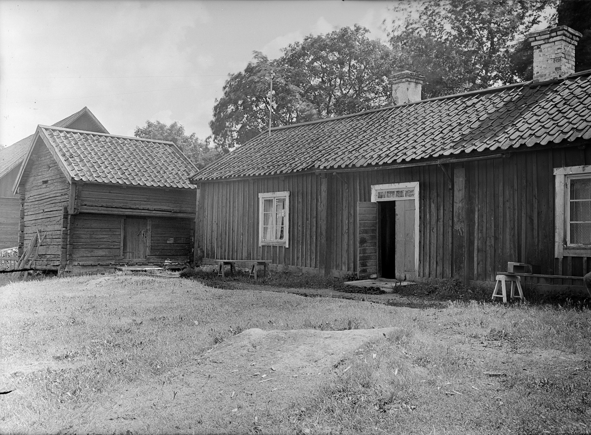 Paul Sandberg, Gårdsmiljö - Zetterström, Västersta, Rasbo socken, Uppland, sannolikt 1920-tal