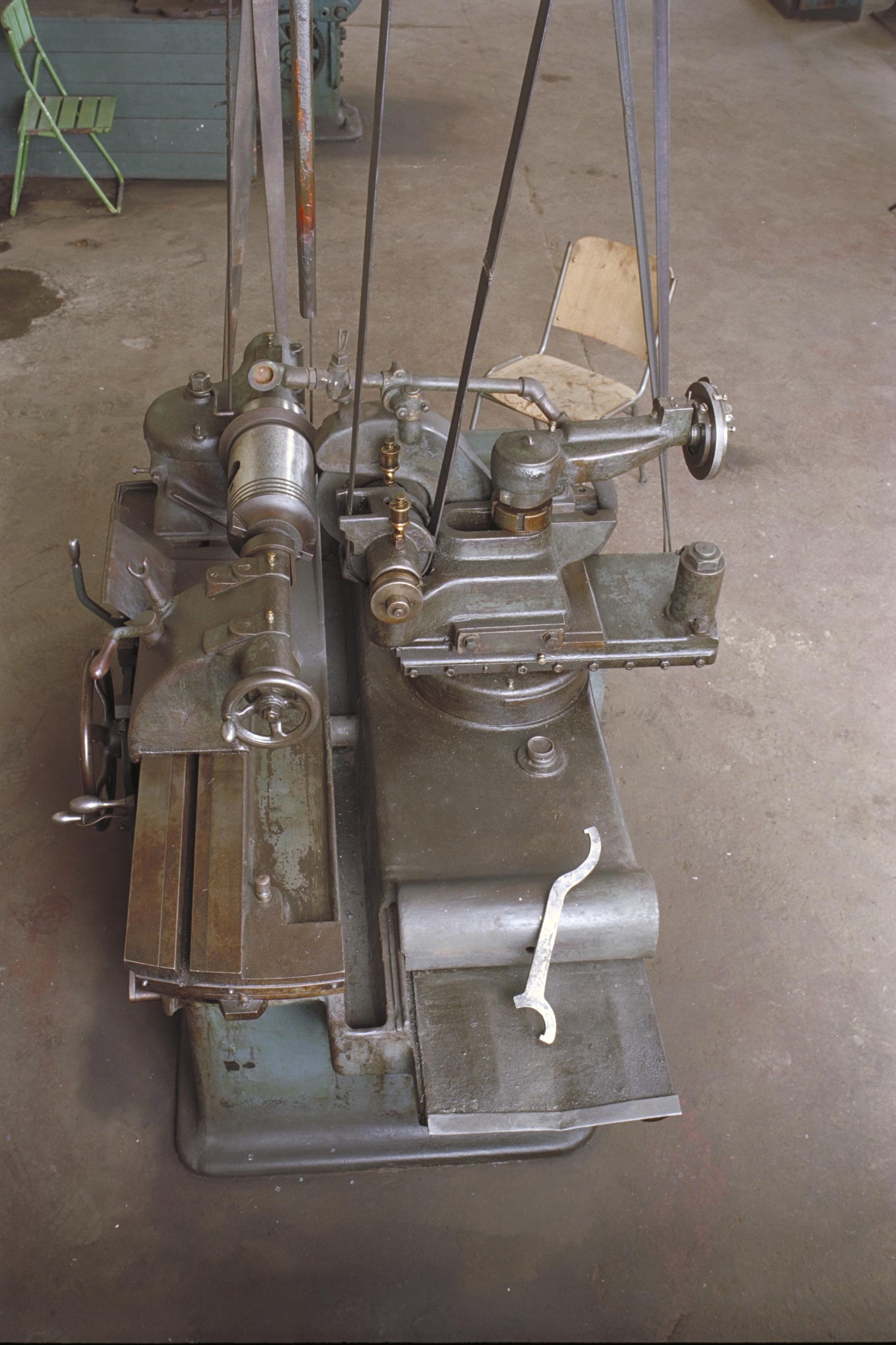 Bengt A Lundberg, Pythagoras motorfabrik