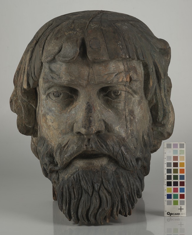 Elert (autor) Thiele, wooden carved head at the end of the chape