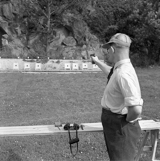 Arne Andersson, Enligt notering: "Pistolskytte Sept 1949".