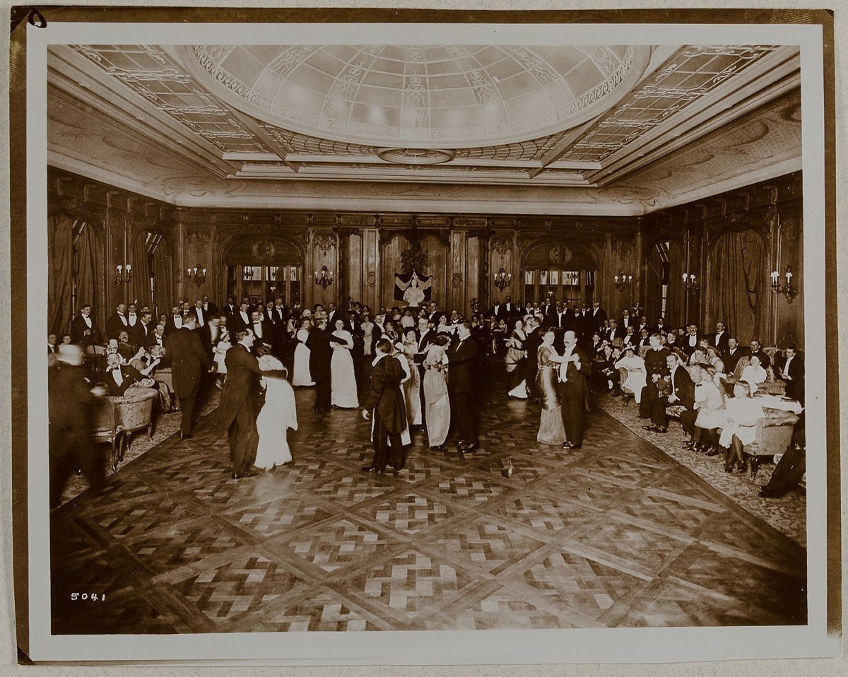 Johann Hinrich W. Hamann, Tanzball