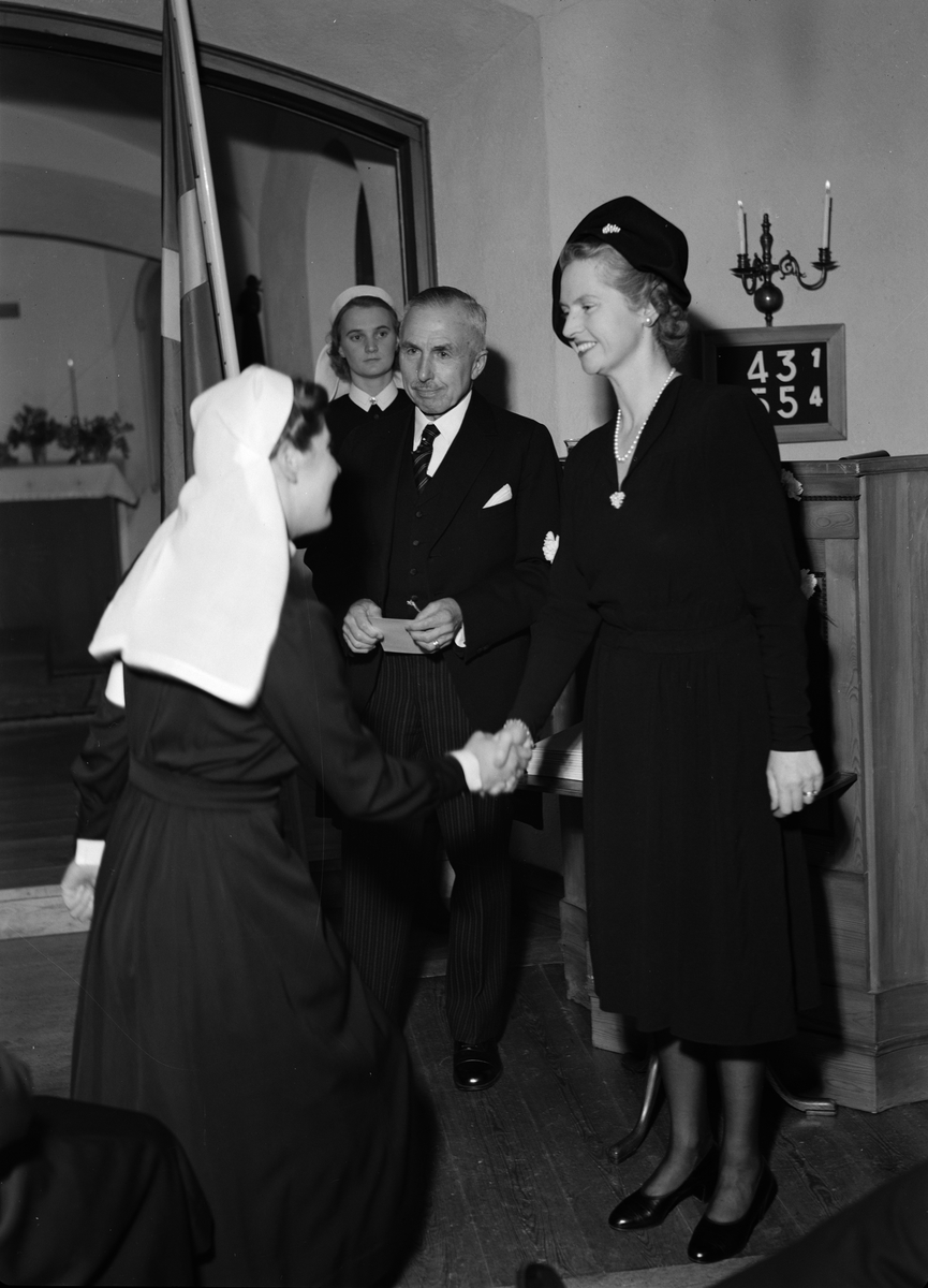 Paul Sandberg, "Trettiosex nya sköterskor högtidligt invigda" - Uppsala sjuksköterskehem, Uppsala december 1947