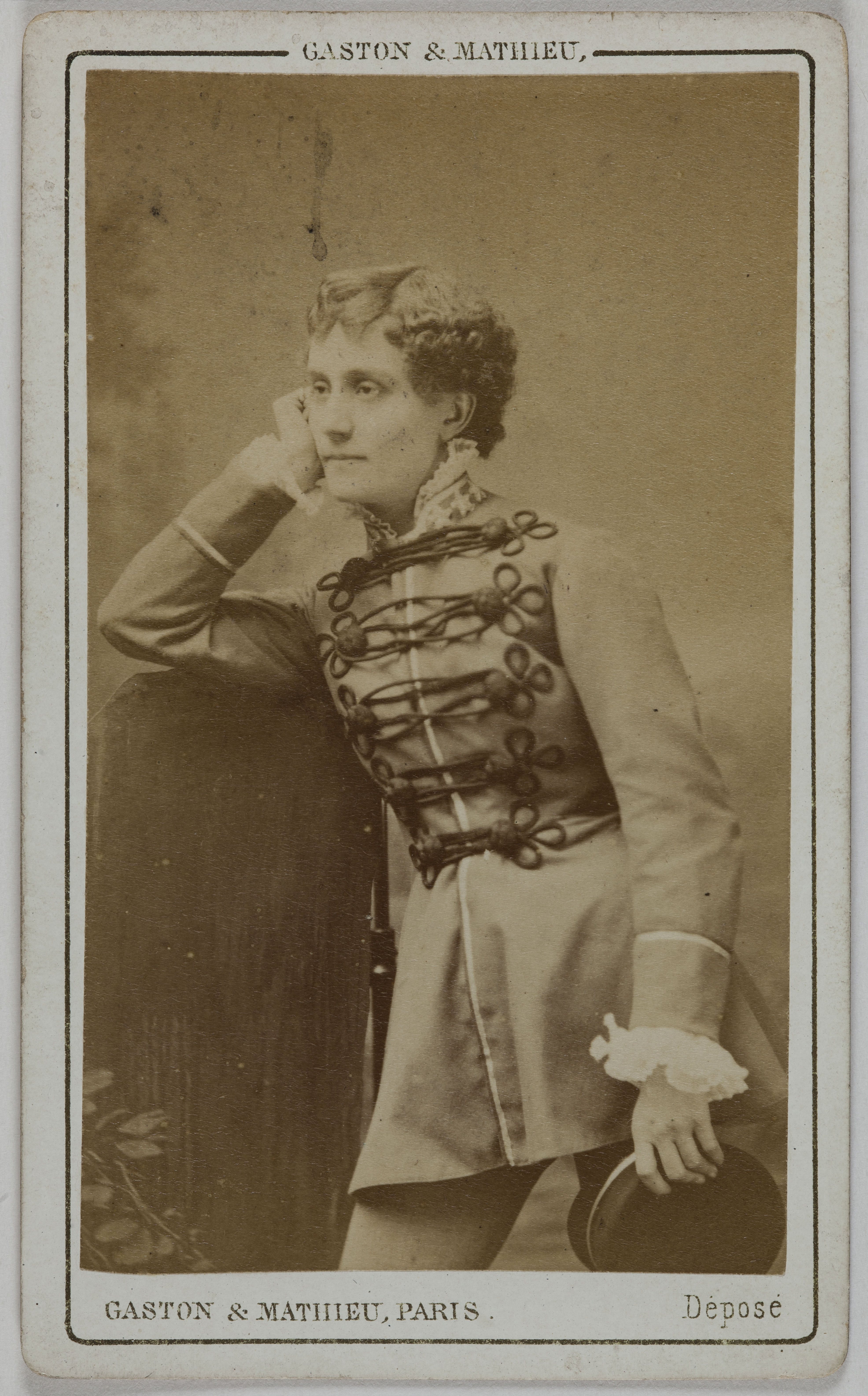 Gaston & Mathieu, Portrait d'Eugénie Bade (actrice)