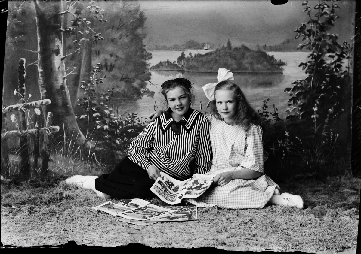 Skötsner-Edhlund, Ateljé Portrait - Tyra Edhlund and a Girl with a Knee, Östhammar, Uppland