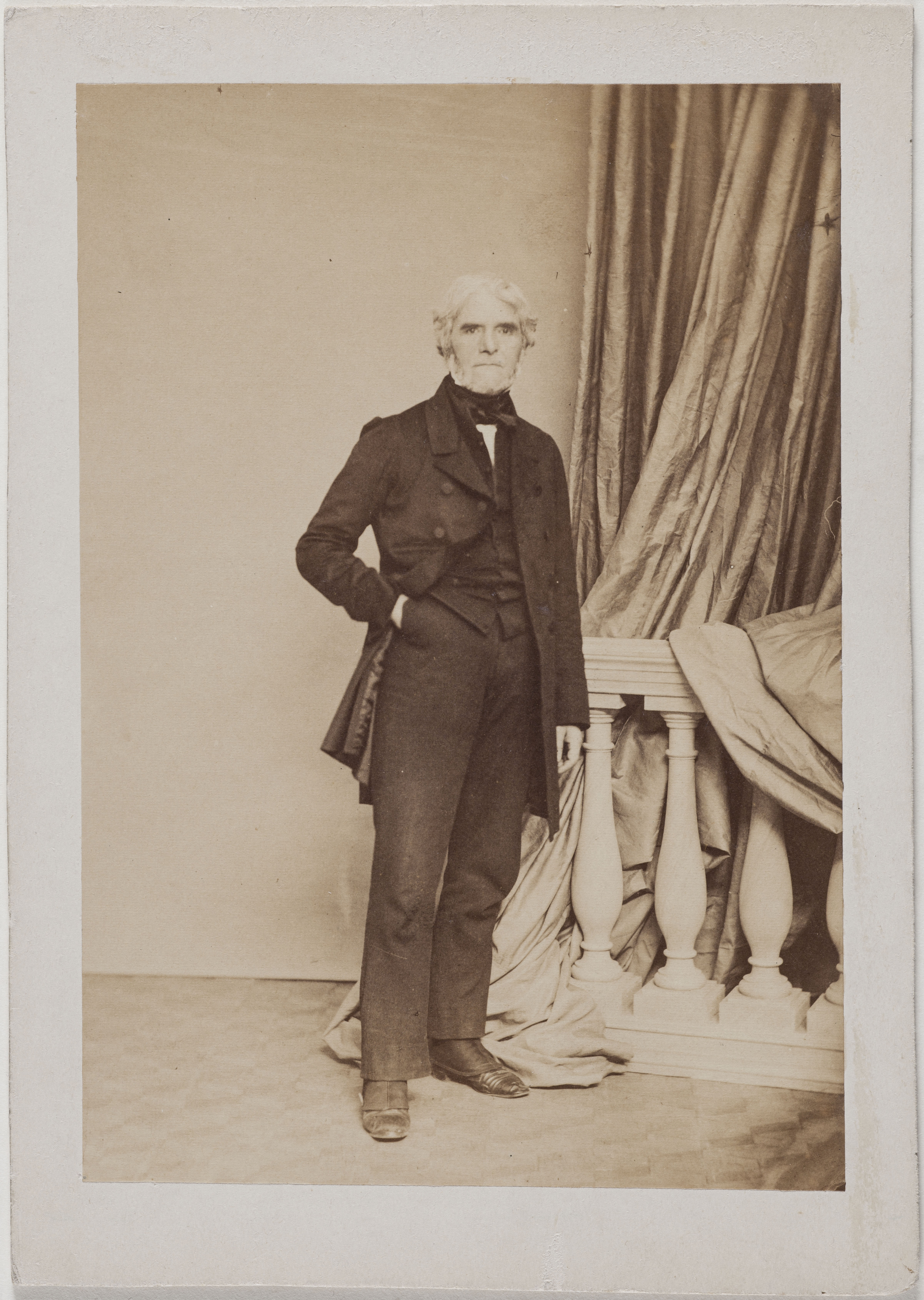 Anonyme, Portrait de M. Riesener, debout