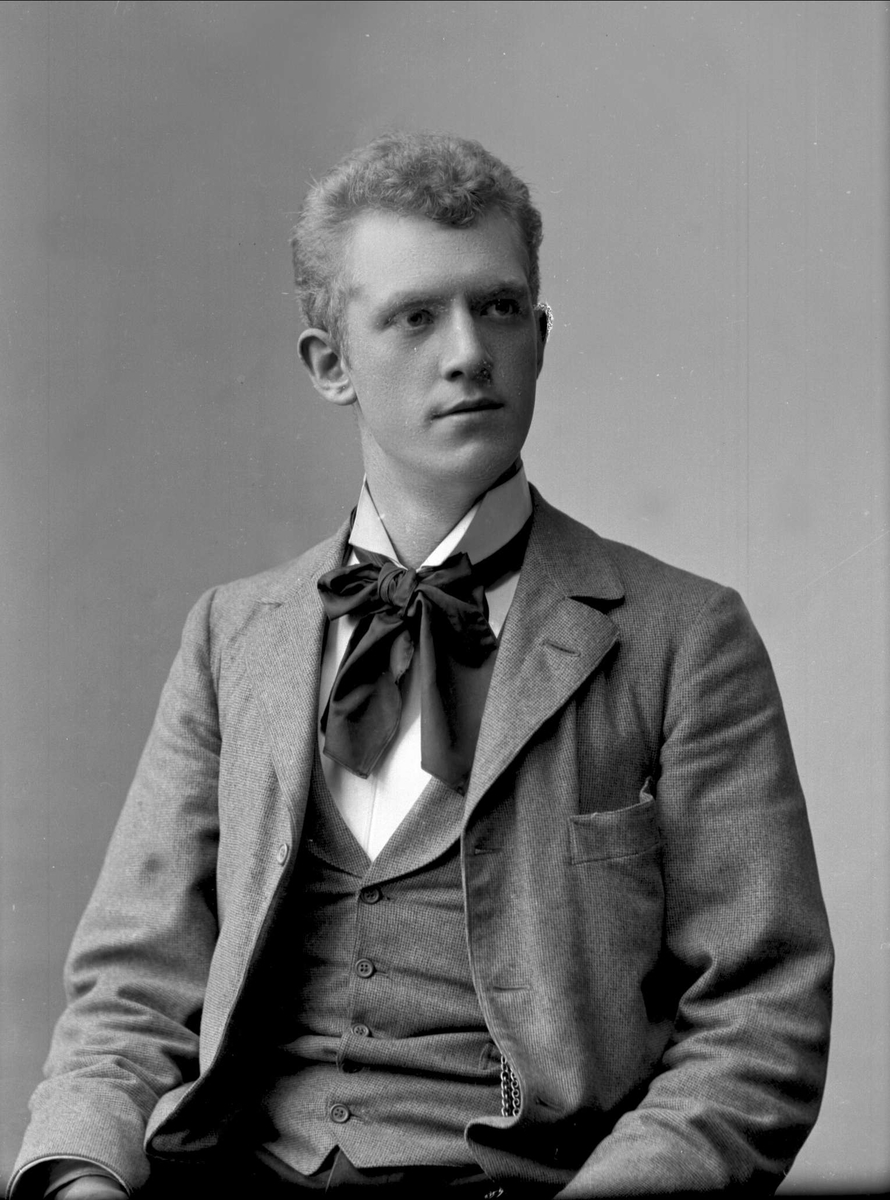 Gustav Borgen, Portrett, skuespiller Olsen.