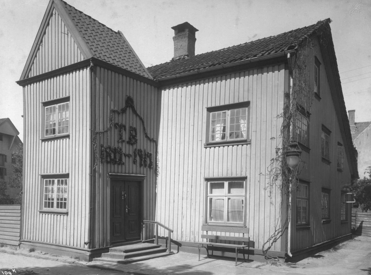 Anders Beer Wilse, Flekkefjord 1