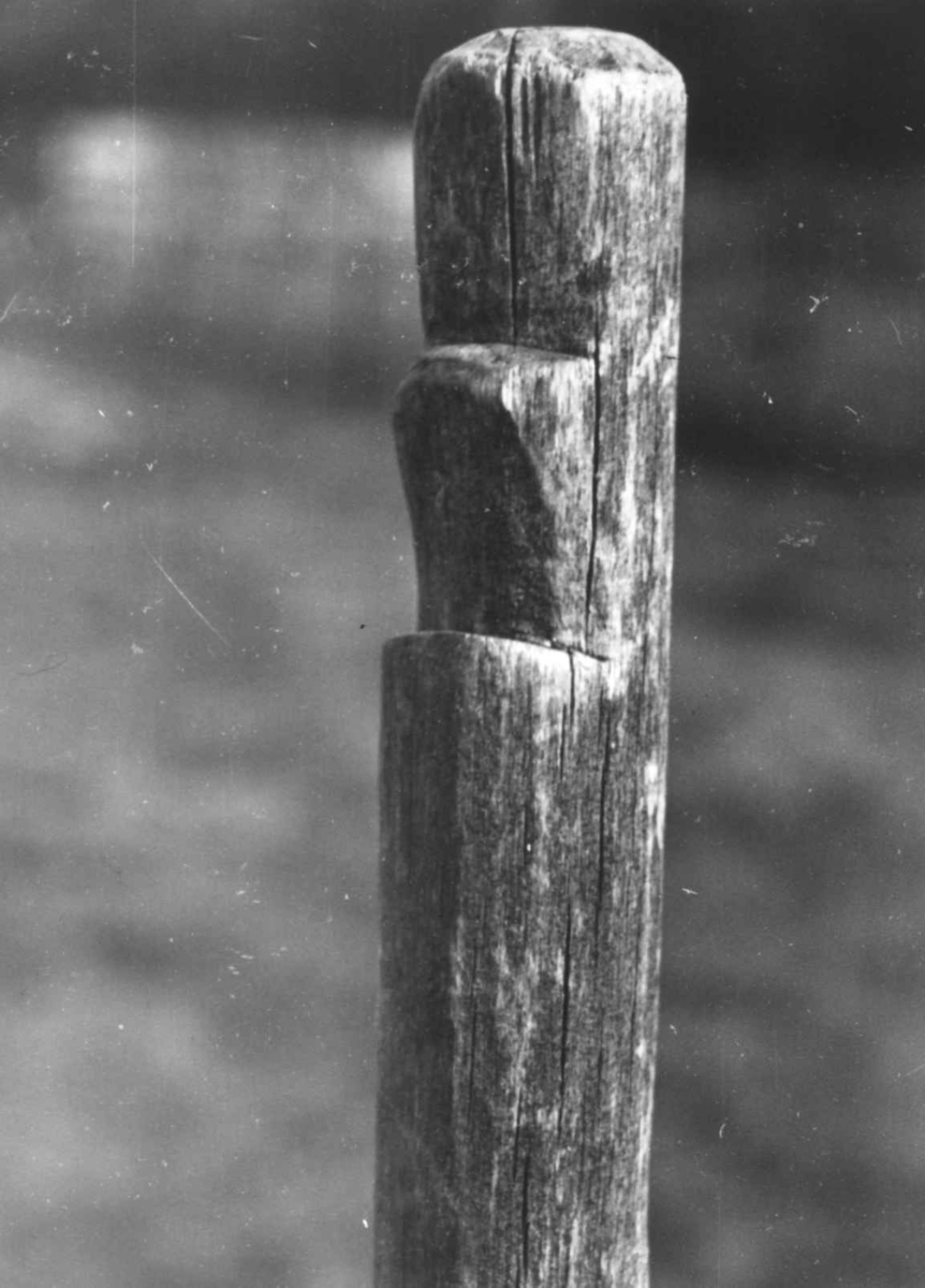 Anna Grostøl, Detalj av renningstativ til greneveving. Olderdalen, Kåfjord, Troms 1947.