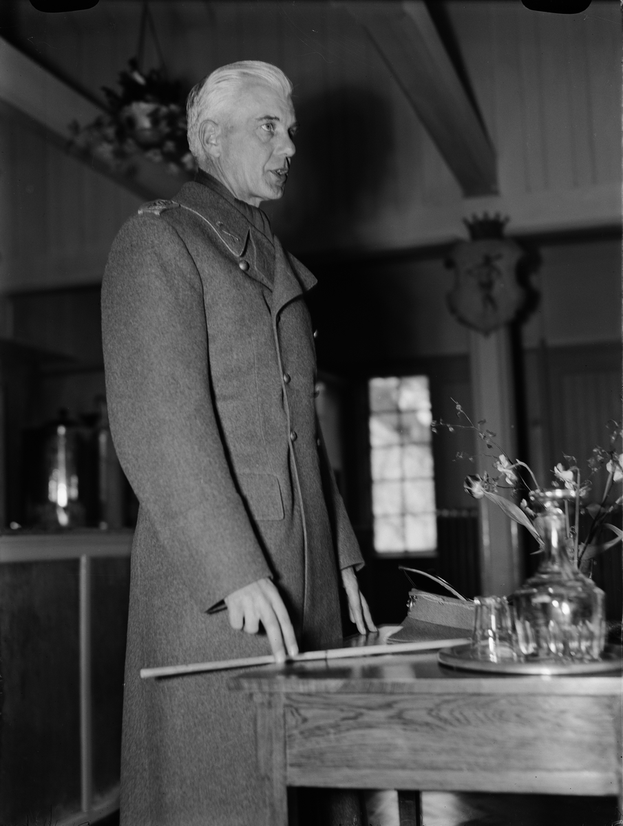 Paul Sandberg, Colonel Olle Norman welcomed at the re-inauguration of Upplands Regementes Library and Masses for Maternity and Command during Education