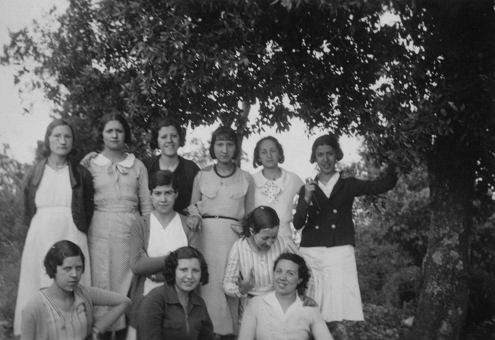 Desconegut, [Group of friends]