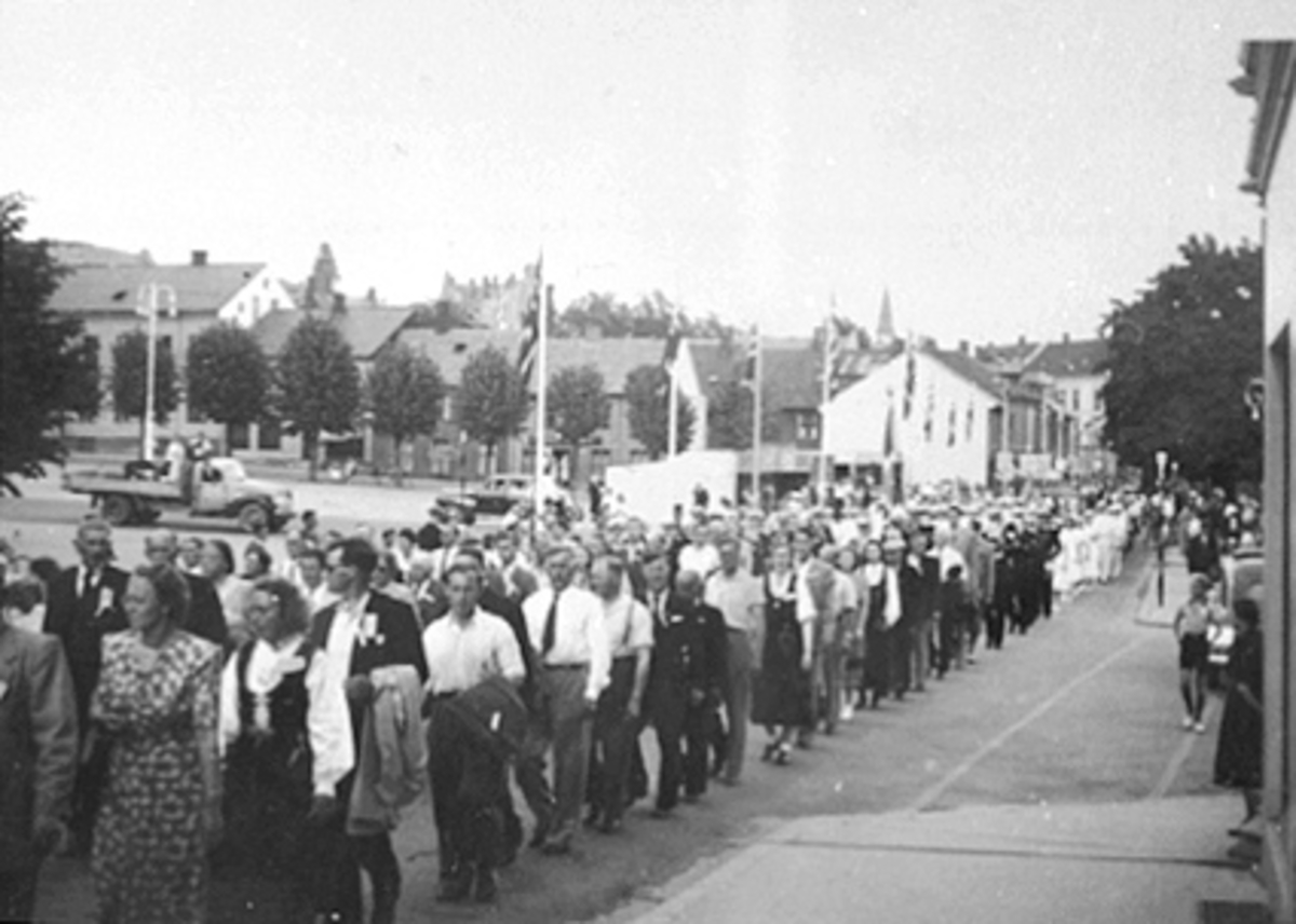 Anno Domkirkeodden, STORTORGET, OPPTOG, I. O. G. T. MEDLEMMER, FLAGG OG FANE.