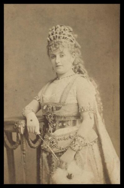 London Stereoscopic and Photographic Company, Guy Little Theatrical Photograph