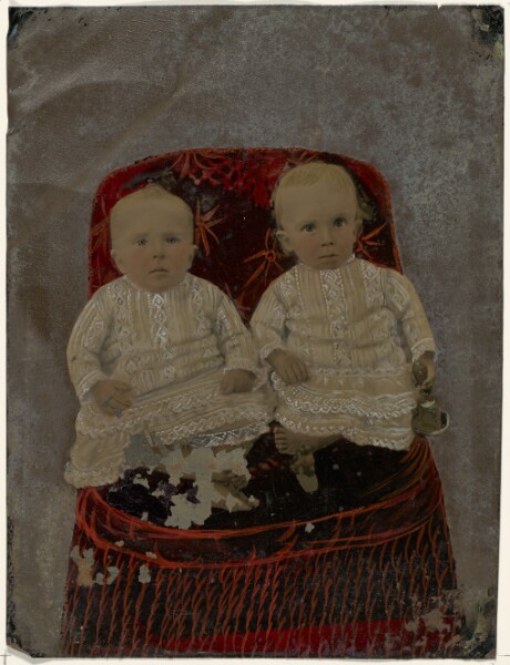Unknown, [Portrait of two babies]