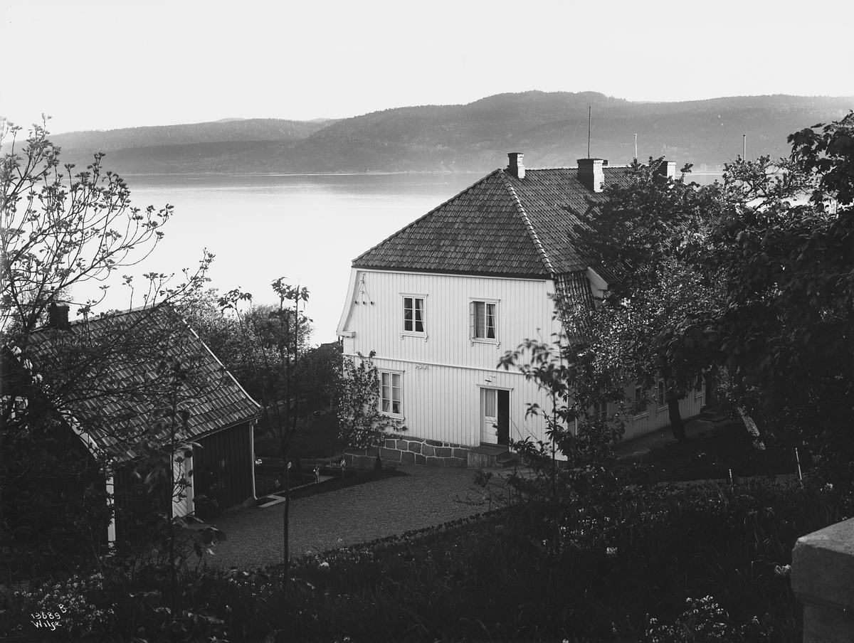Anders Beer Wilse, Konv: Fred Olsens hus, Hvidsten