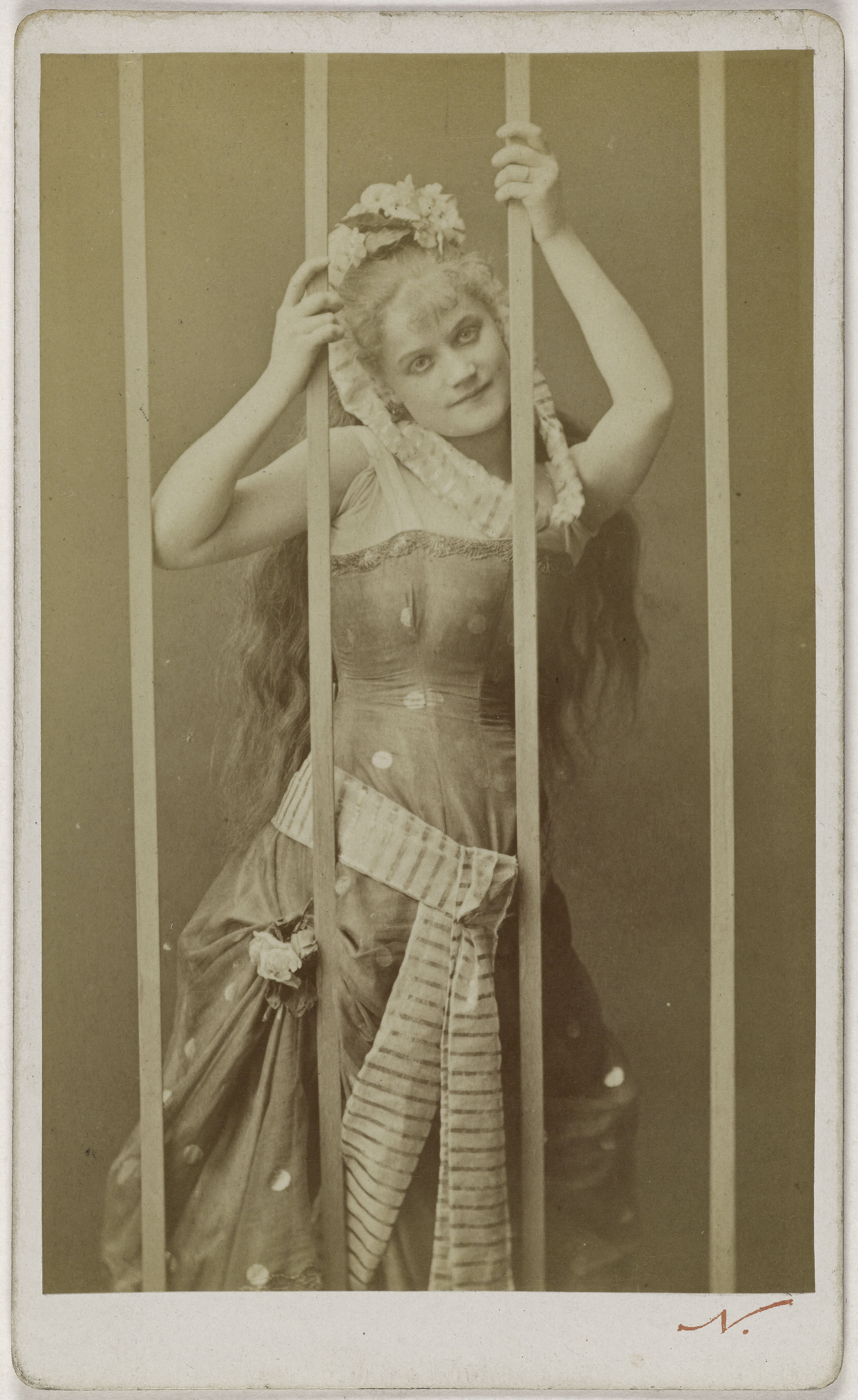 Atelier Nadar, Portrait de Defarge (actrice aux Bouffes)