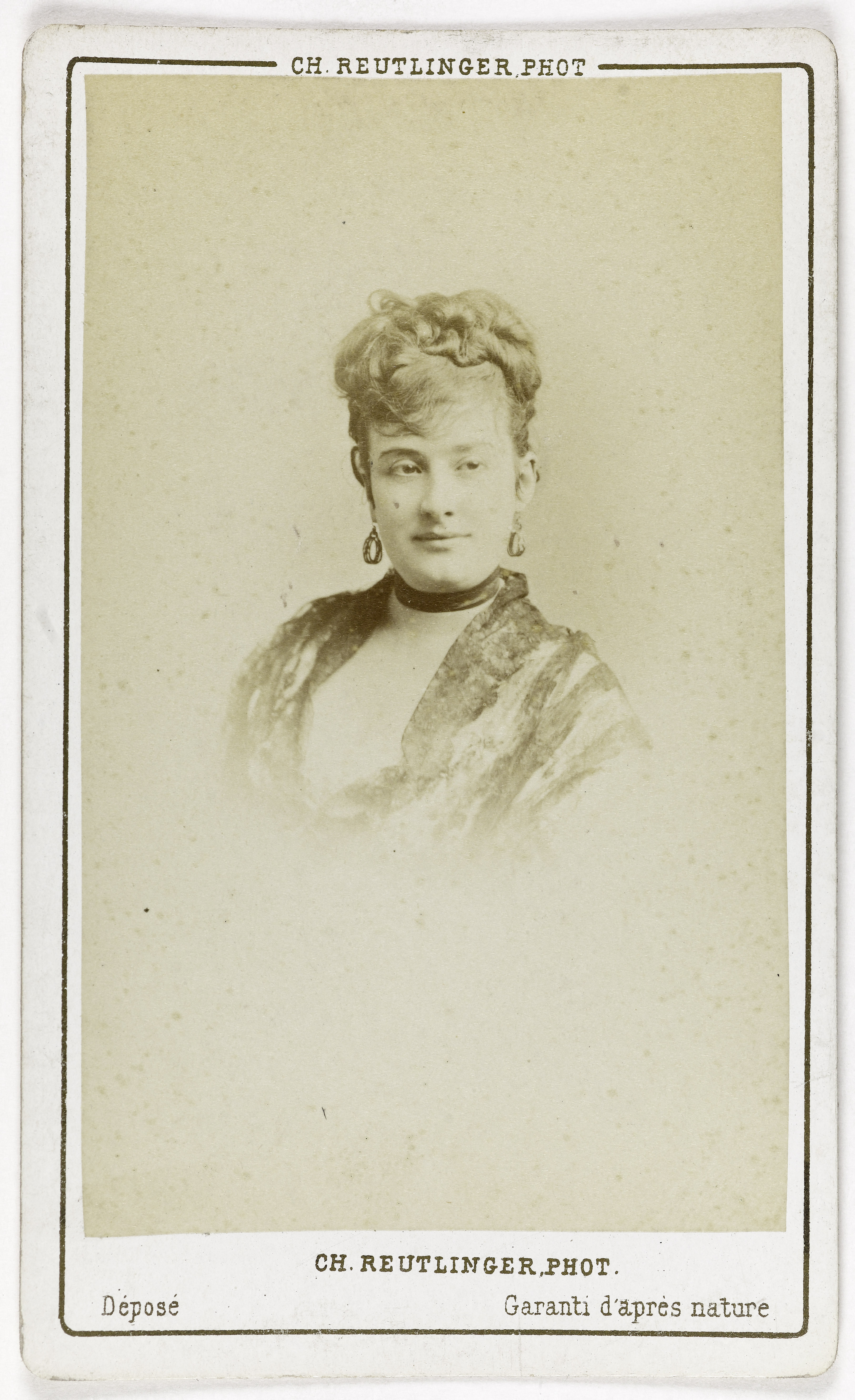 Charles Reutlinger, Portrait de Maurice, actrice au Théâtre des Fantaisies-Parisiennes.