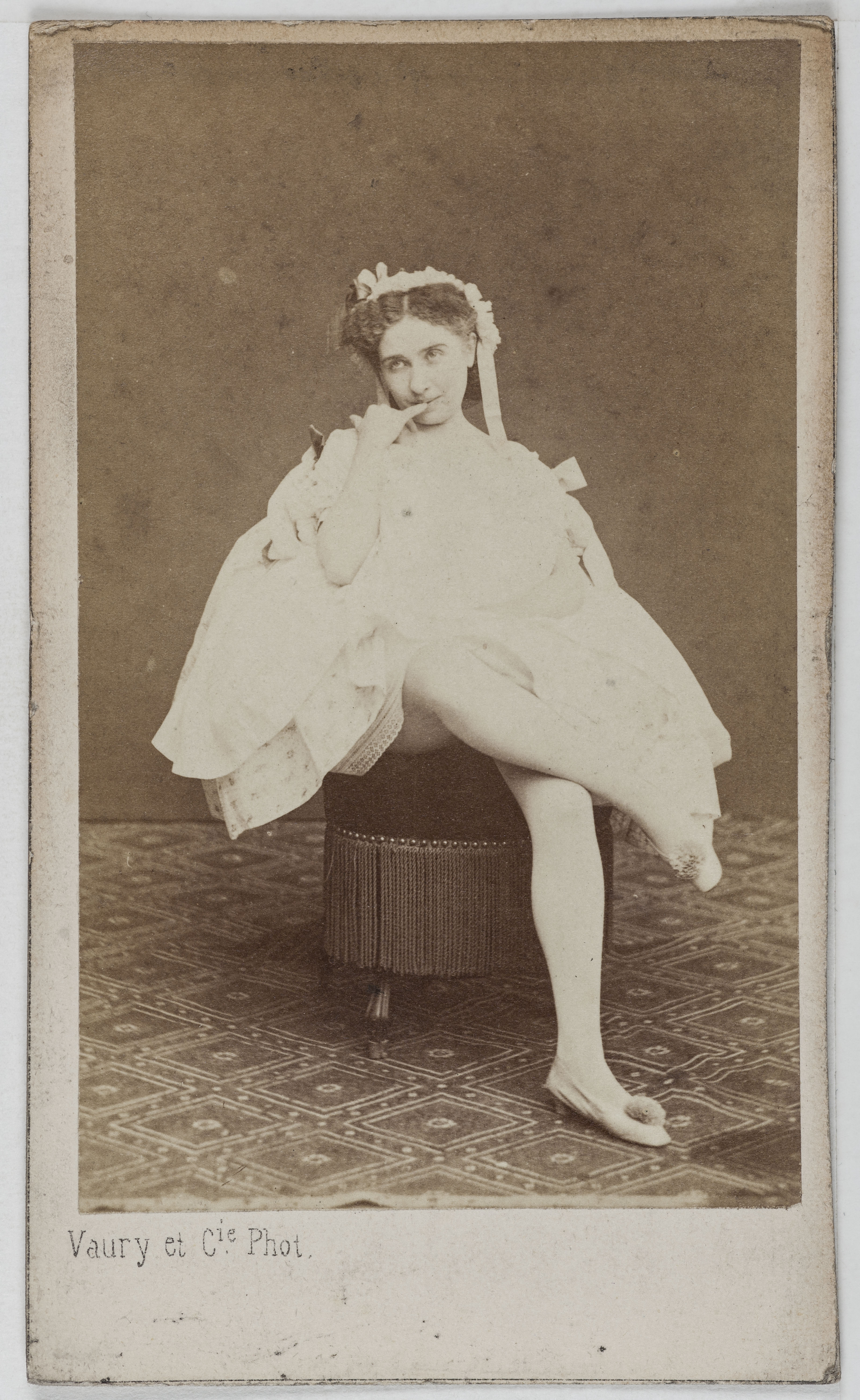 Vaury et Cie, Portrait de Noémie, actrice au Théâtre des Délassements-Comiques.