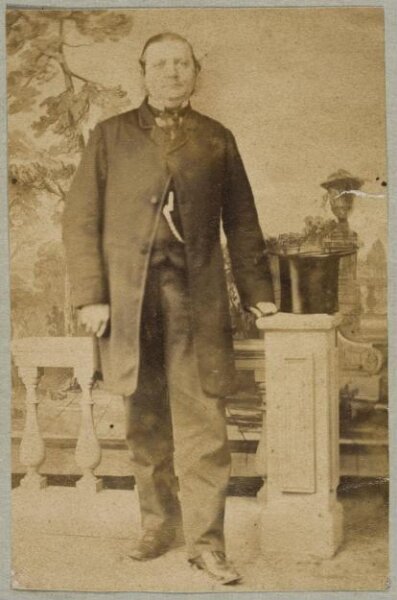 Unknown, Carte-de-visite photographs (480). Four photographs  are dry-mounted to each sheet (120).