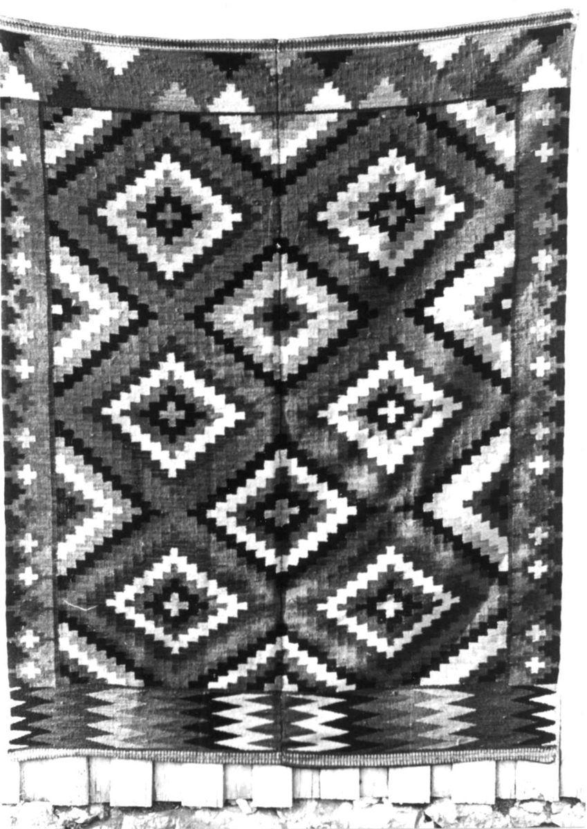 Anna Grostøl, Teppe, rutevev. Fjotland, Kvinesdal, Vest-Agder 1941.