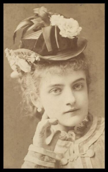 London Stereoscopic and Photographic Company, Guy Little Theatrical Photograph