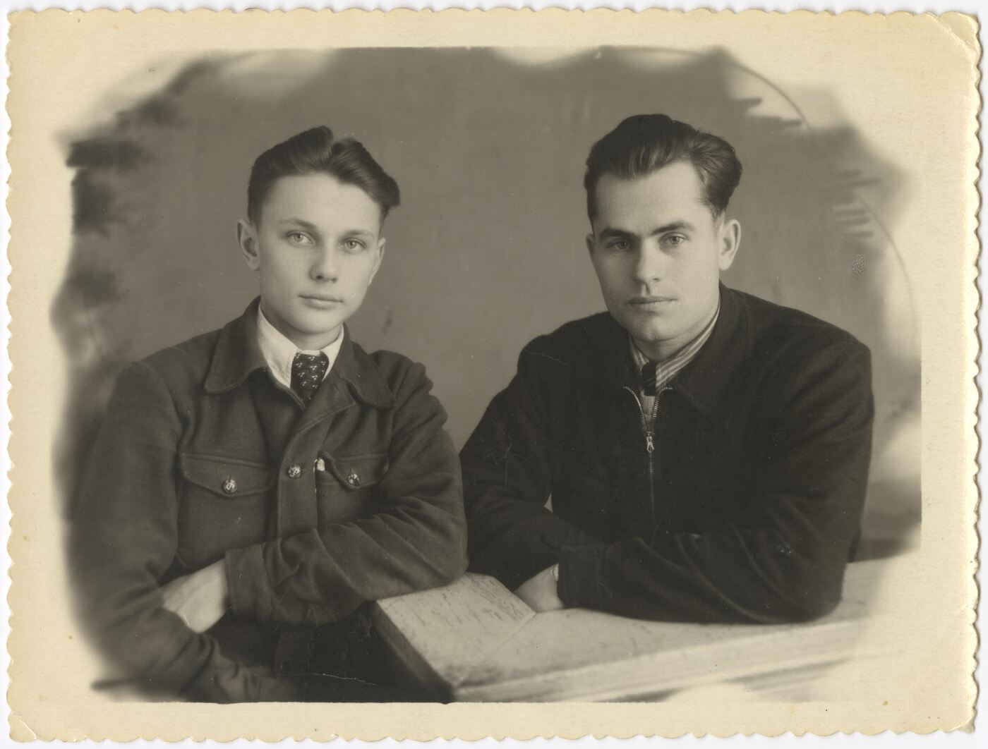 Nežinomas autorius, Vitolis Vasarevičius ir Adolfas Butkus