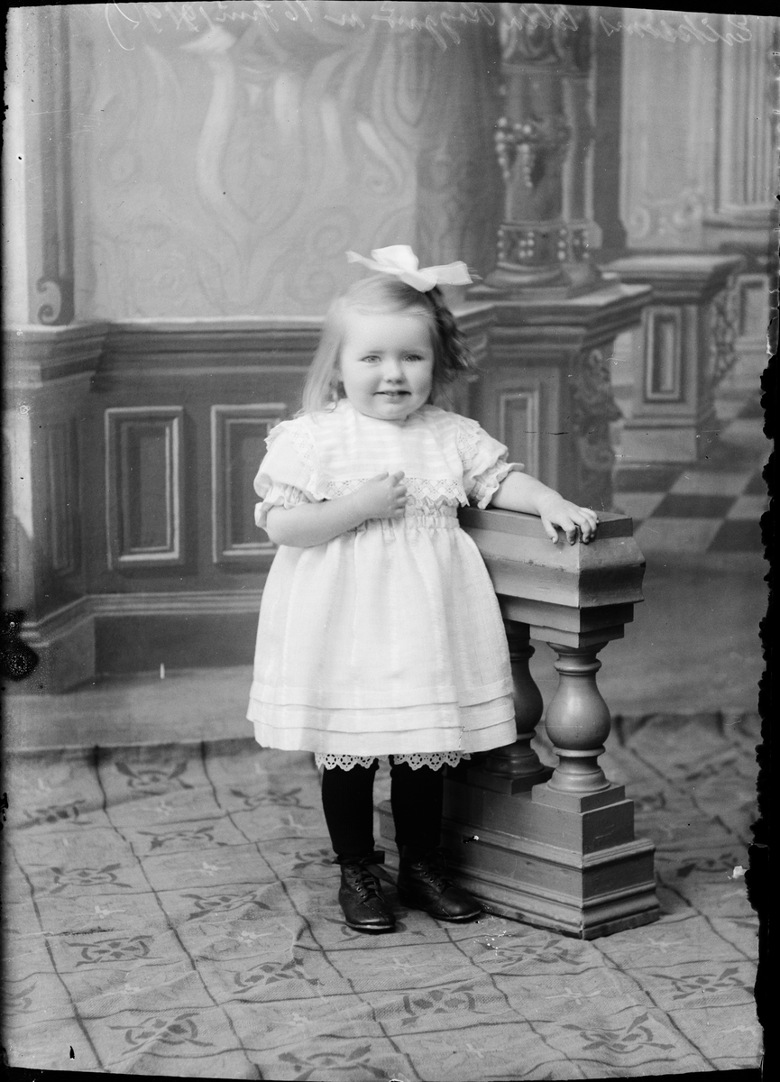 Skötsner-Edhlund, Ateljé Portrait - Girl, Östhammar, Uppland 1919