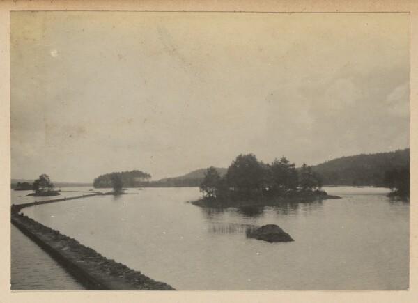 Unknown, [View of lake]