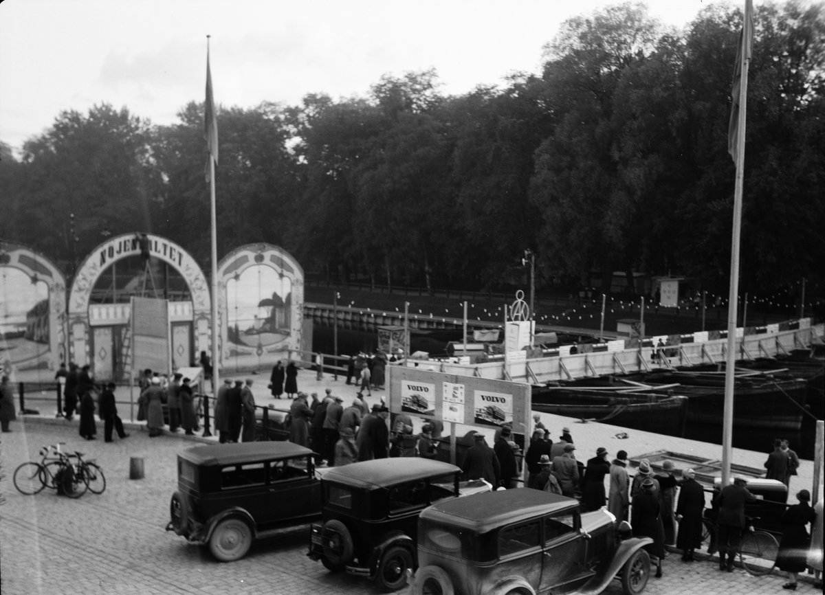 Paul Sandberg, Entrance to the Children’s Day amusement field at Hamnplan, temporary naval bridge over Fyrisån to Flustern