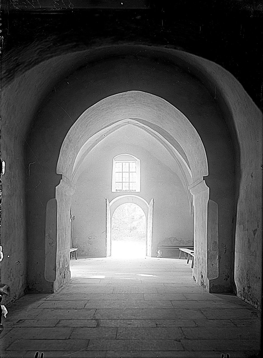 Ellert Johan Viktor Sörman, Kyrkointeriör från Munktorp, Davidskyrkan. Fotograf E Sörman.
