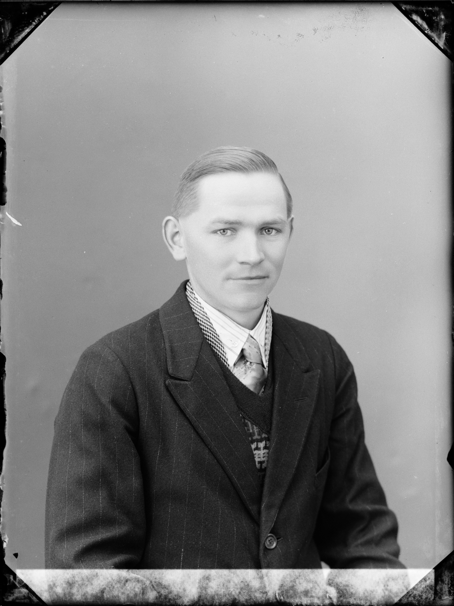 Skötsner-Edhlund, Bernhard Andersson från Risinge, Hökhuvud socken Uppland 1927