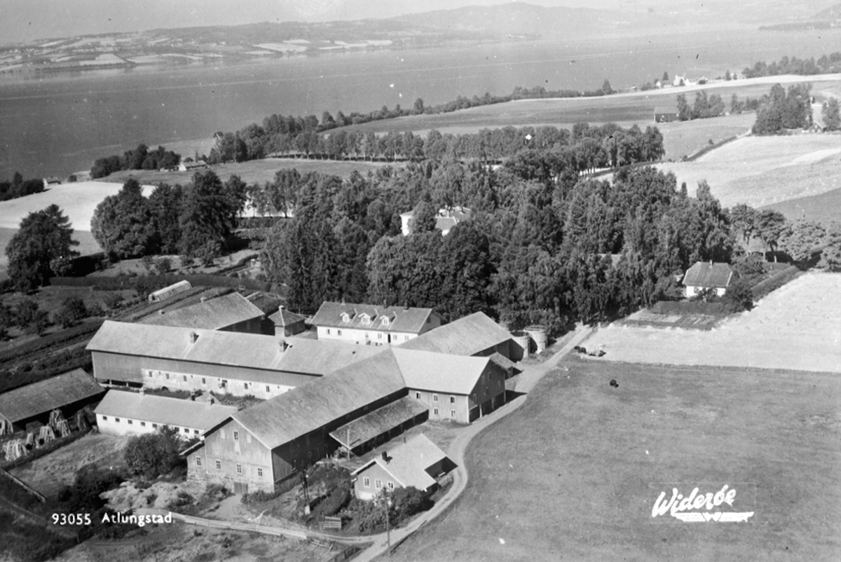 Widerøes Flyveselskap A/S, FLYFOTO ATLUNGSTAD, OTTESTAD