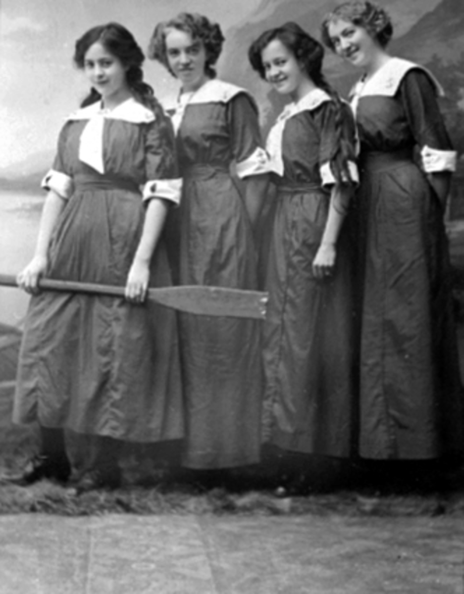 Anno Domkirkeodden, GRUPPE, ANKERKLUBBEN, ROKLUBB, 4 KVINNER, ÅREFra v. Thorbjørg Godager, Hedvig Lund, Astrid Godager, Margit Lund