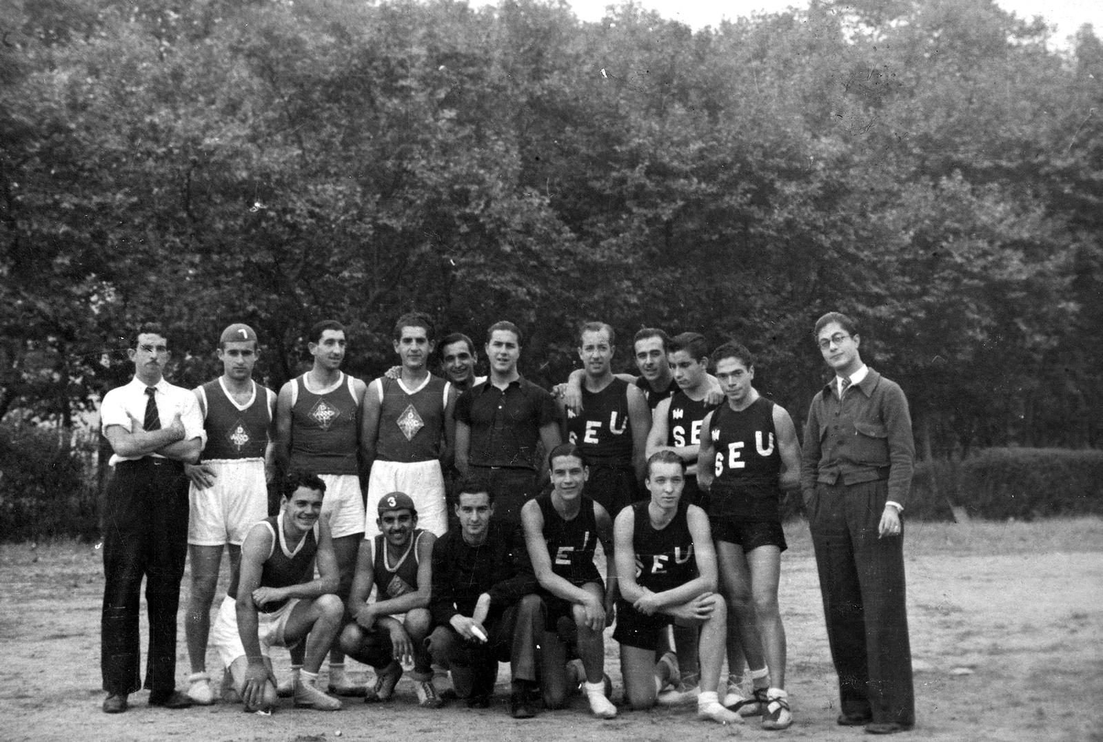 Desconegut, [Basketball Team]