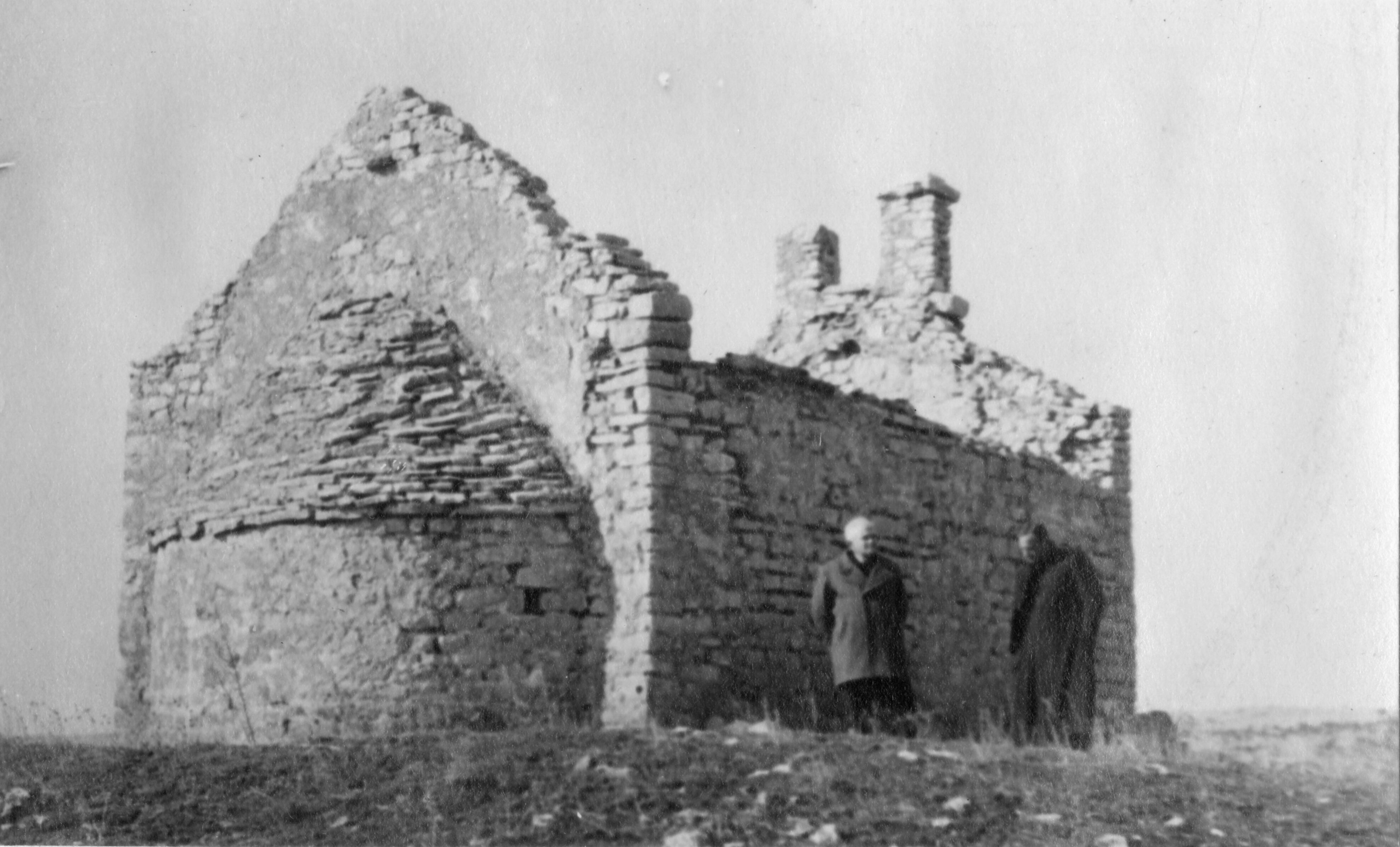 Branko Fučić, Srem (otok Cres), ruševine crkve sv. Vida, vanjština: pogled sa sjeveroistočne strane