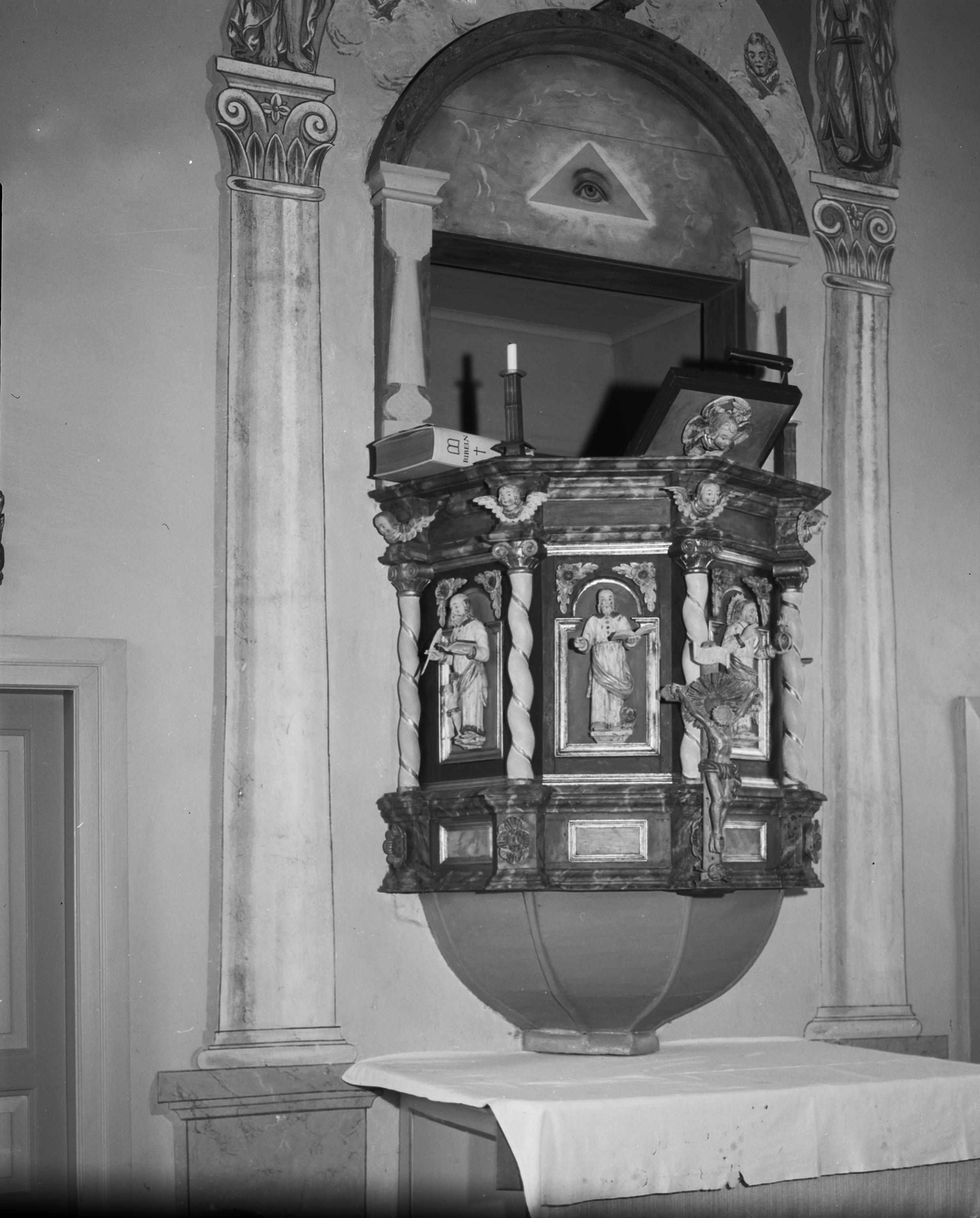 Olle Hellström, Utvängstorps kyrka