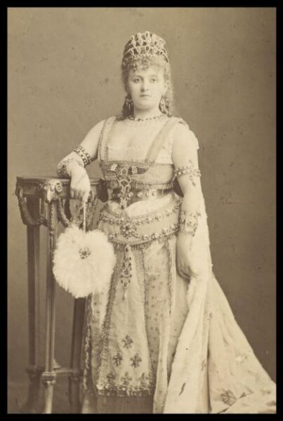 London Stereoscopic and Photographic Company, Guy Little Theatrical Photograph