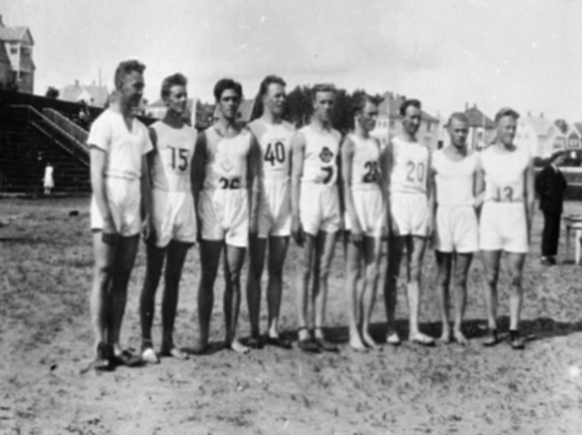 Anno Domkirkeodden, GRUPPE, 9 MENN, HAMAR STADION, FRIIDRETTS-STEVNE