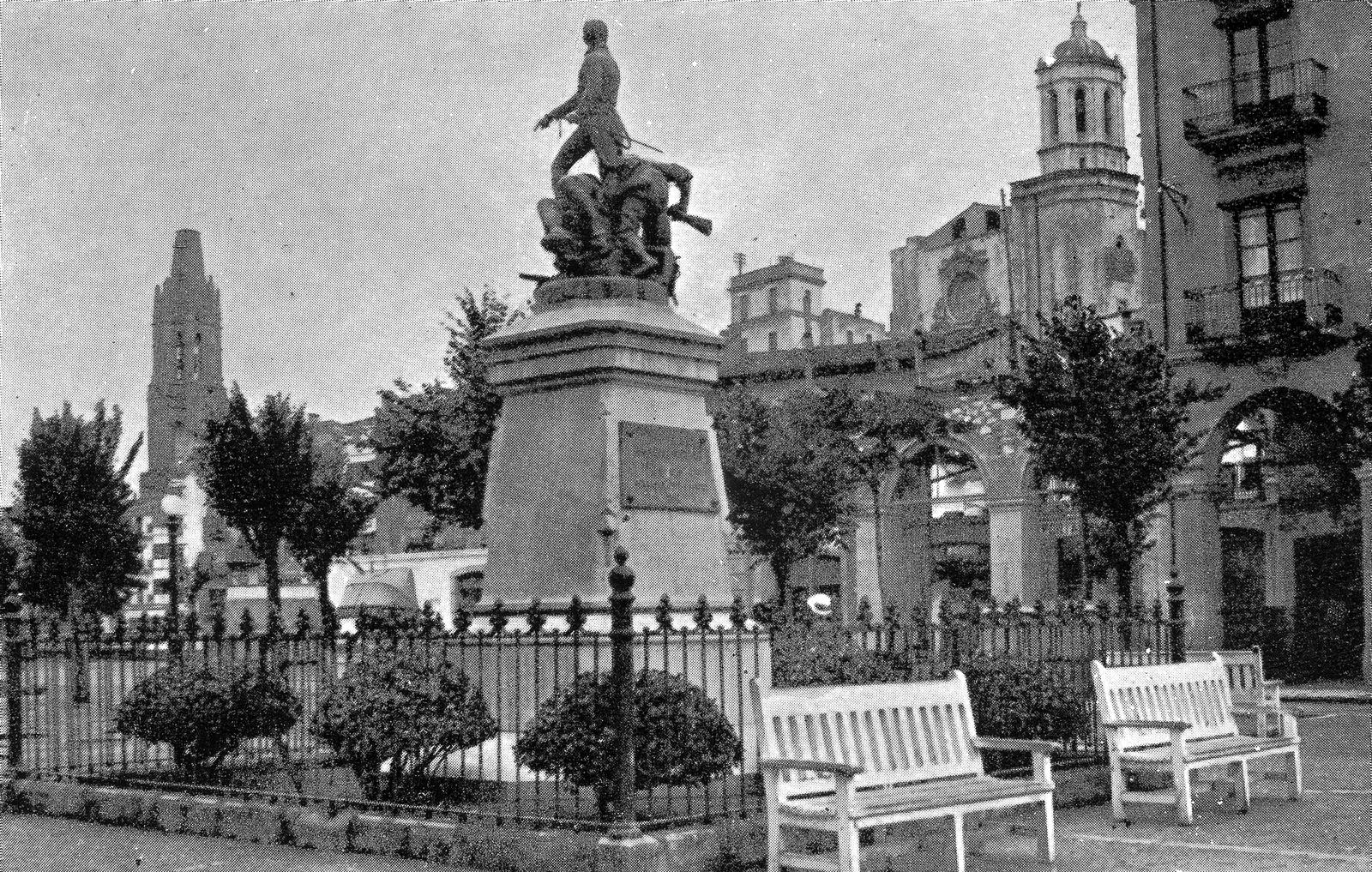 Desconegut, [Monument als Defensors de Girona]