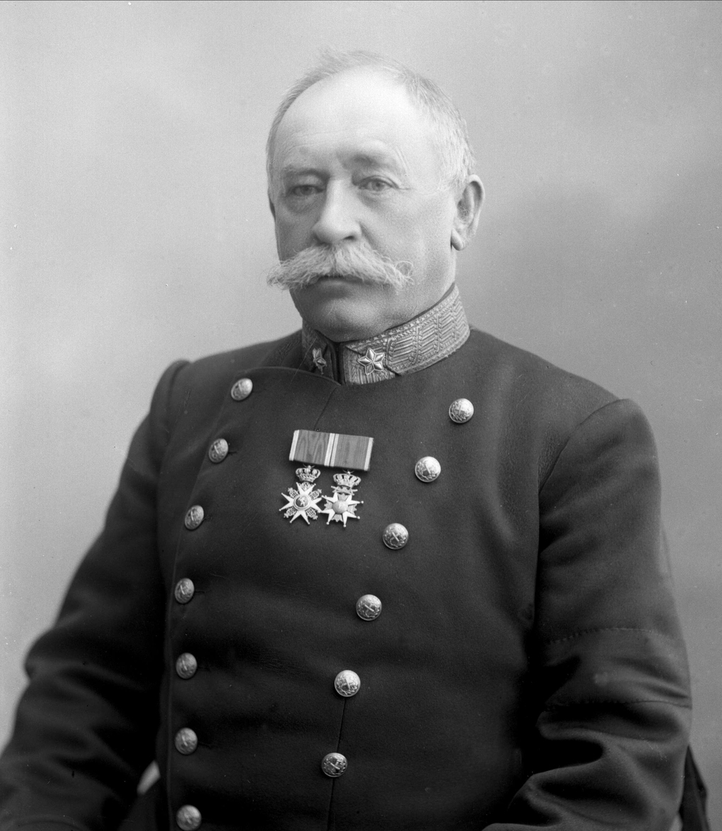 Gustav Borgen, Portrett, Henrik Steffens Hagerup i uniform som general.