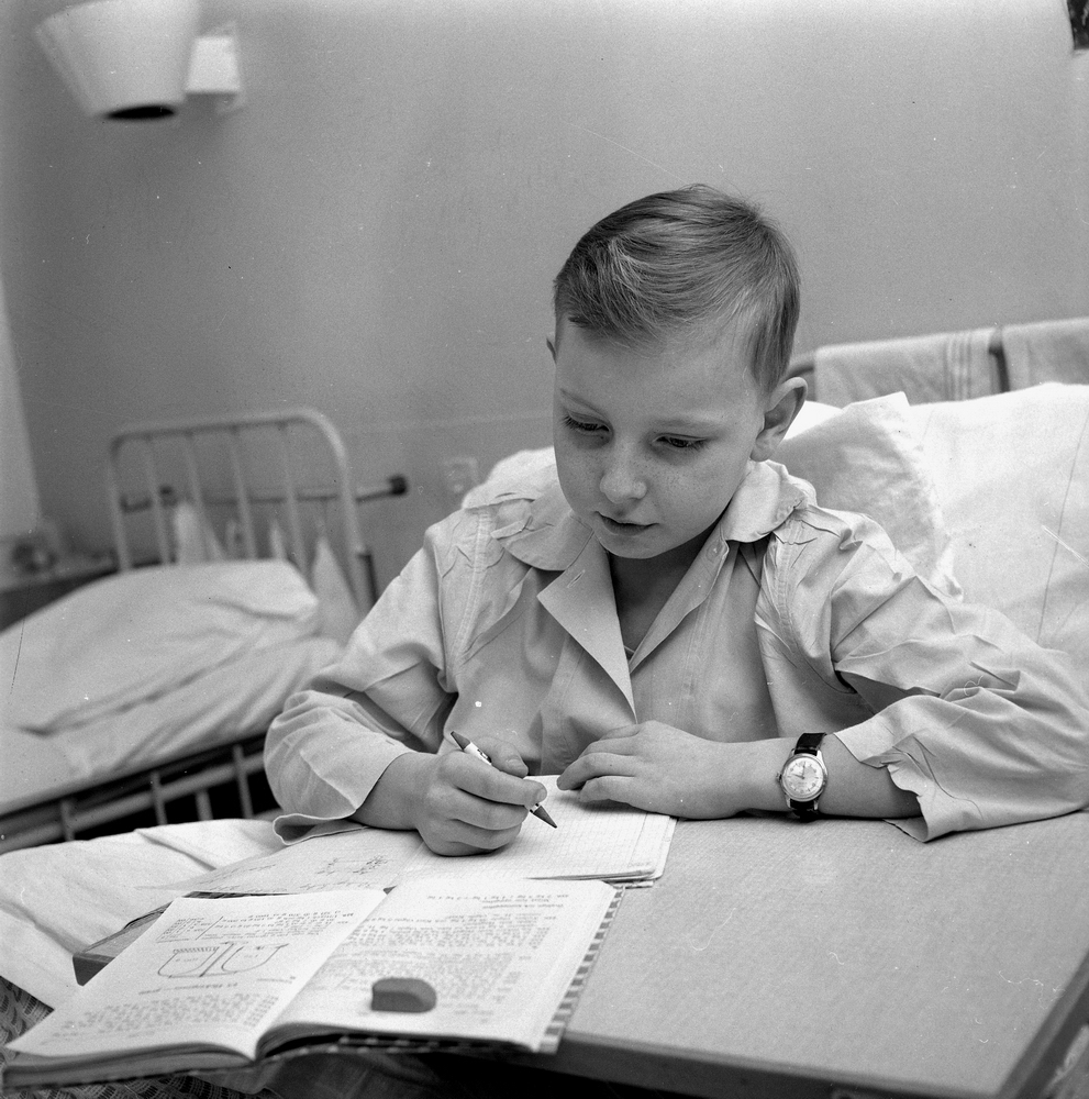 Örebro Kuriren, Skola på barnlasarettet. 7 april 1960
