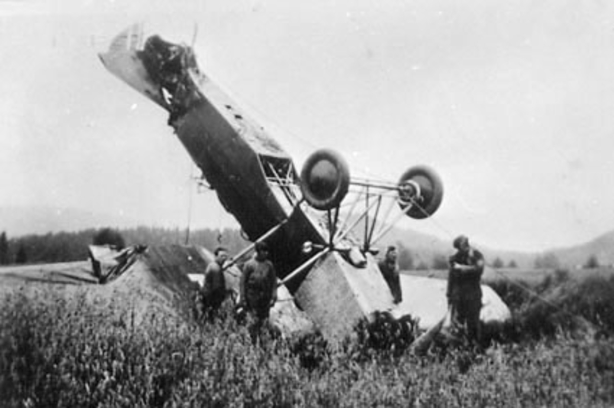 Anno Domkirkeodden, NØDLANDING/HAVARI, FLYSTYRT, MILITÆRFLY, JØNSRUD, TANGEN,