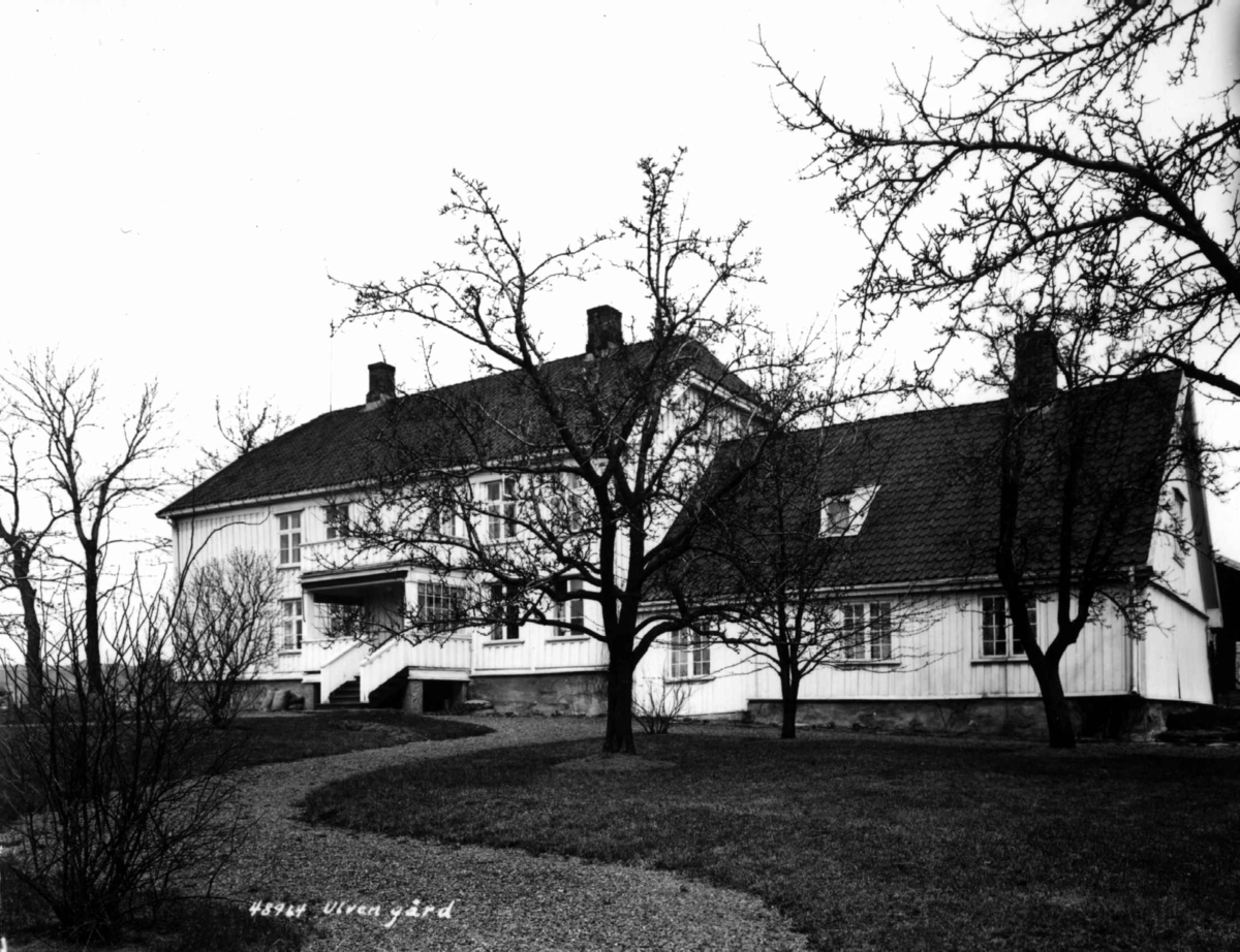 Anders Beer Wilse, Ulven gård, Oslo, Østre Aker. Våningshuset sett fra hagen.
