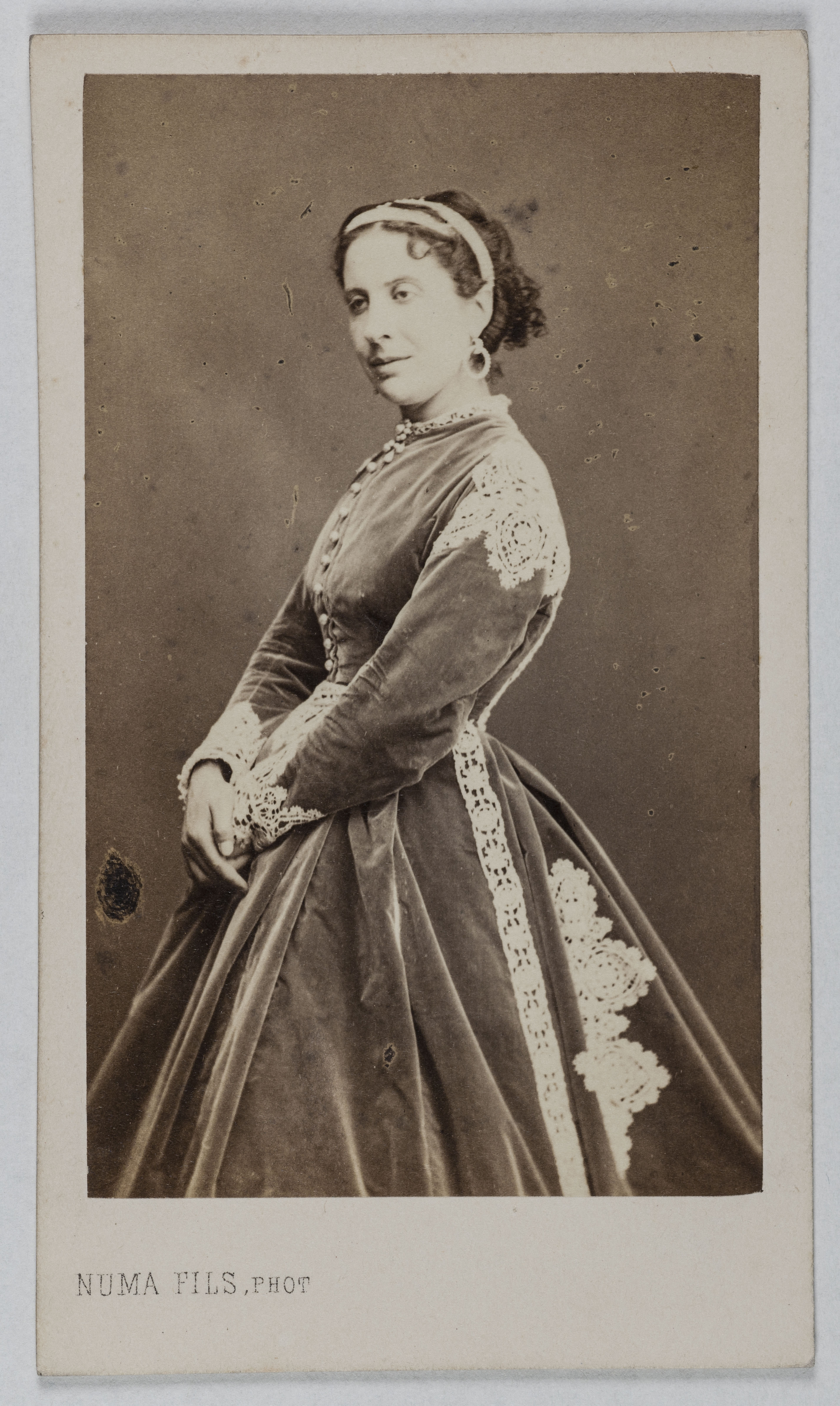 Numa Fils, Portrait de Favart Marie, (née Pierrette Maria Pingaud), (1833-1908), (actrice)
