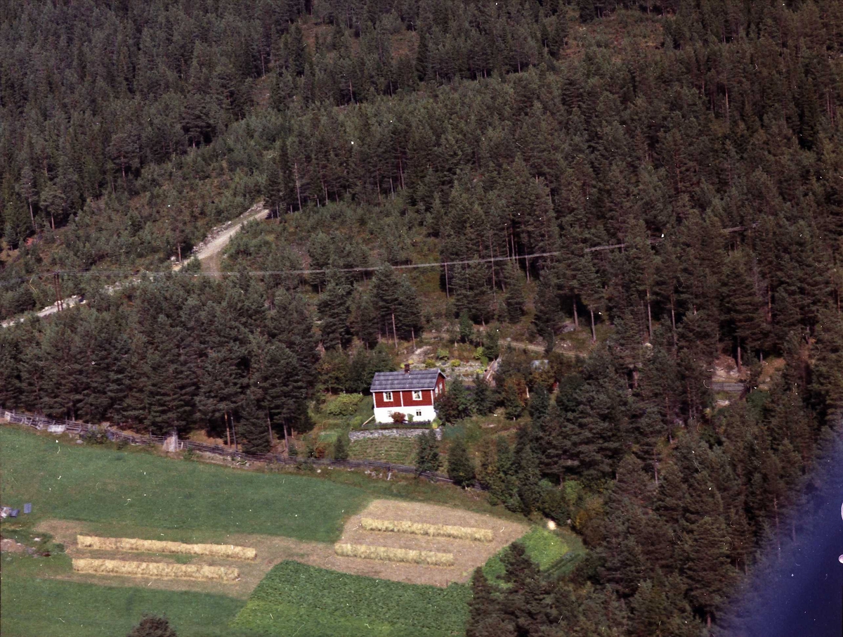 Widerøes Flyveselskap A/S, Gårdsplass.