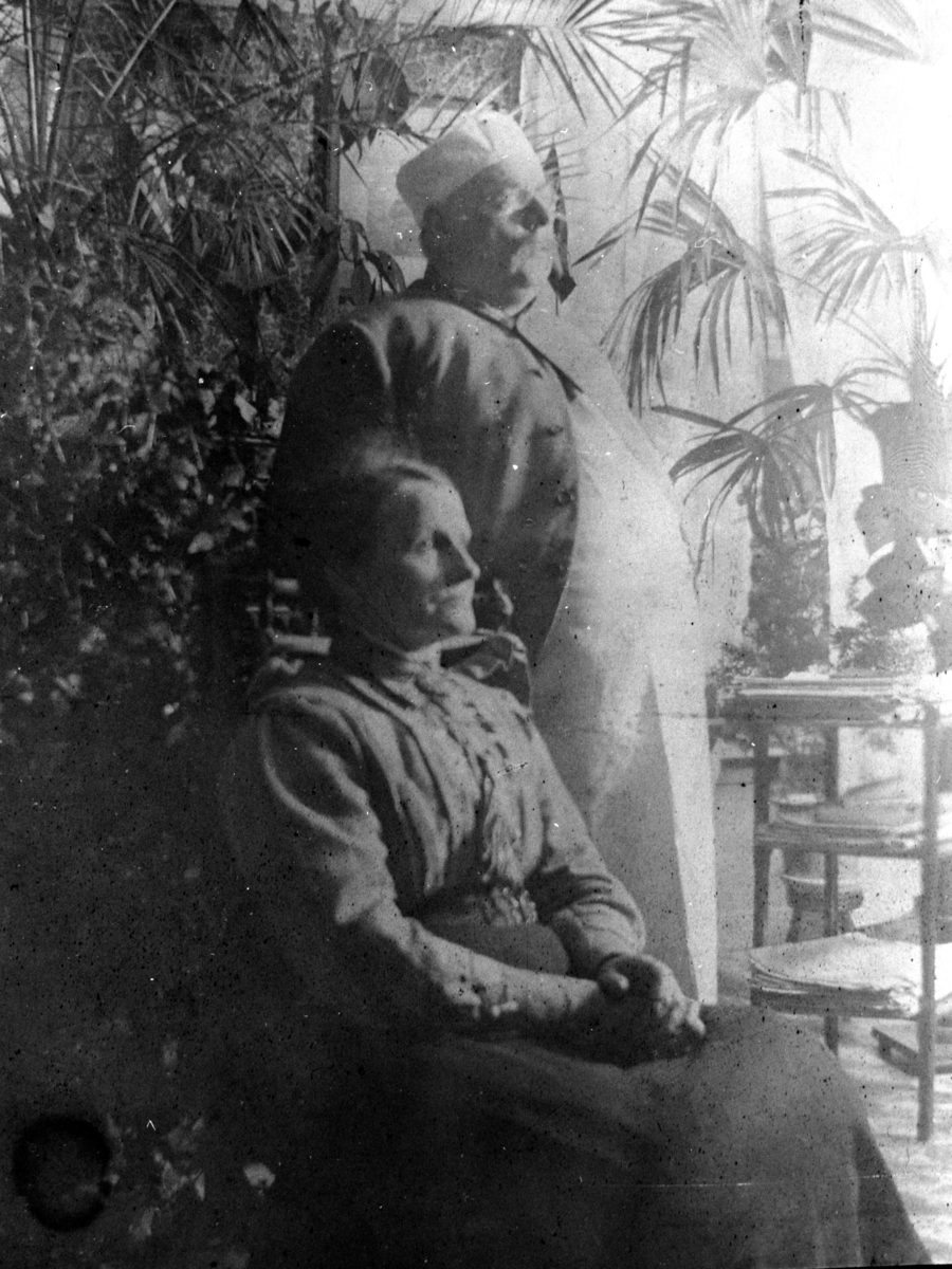 Anno Domkirkeodden, Bakermester Olaus Johannessen og fru Lovise Johannessen.