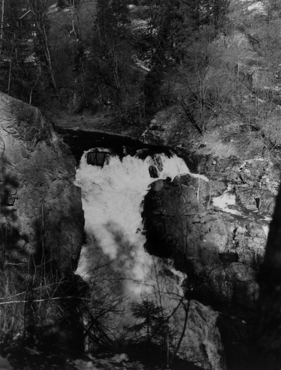 Anders Beer Wilse, Lysakerelva, foss.