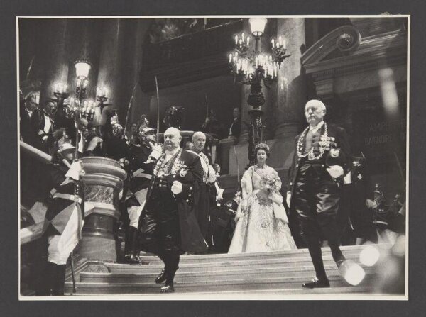 Hardy, Bert, The Queen Conquers France