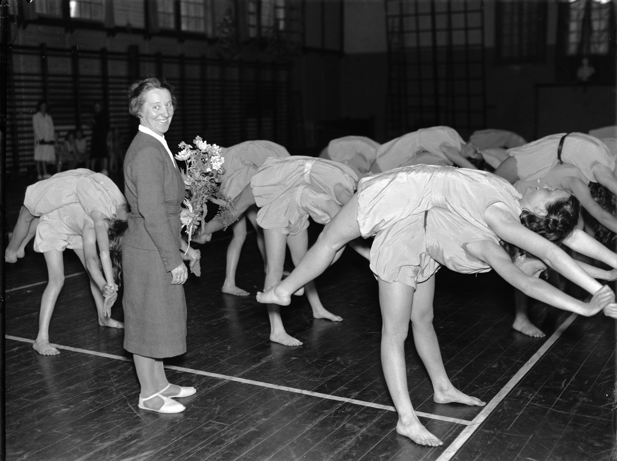 Paul Sandberg, Gymnastics director Brand Larsson and students, gymnastics show in “Svettis,” Students gymnastics house
